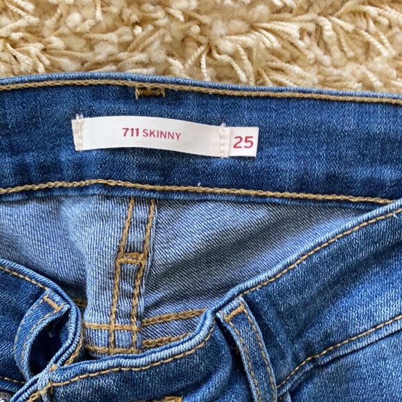 Levi skinny jeans - Picture 2 of 3